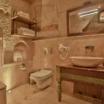 Sah Saray Cave Halal Hotel *