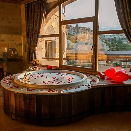 Hotel Sah Saray Cave Halal