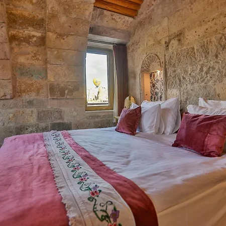 Sah Saray Cave Halal