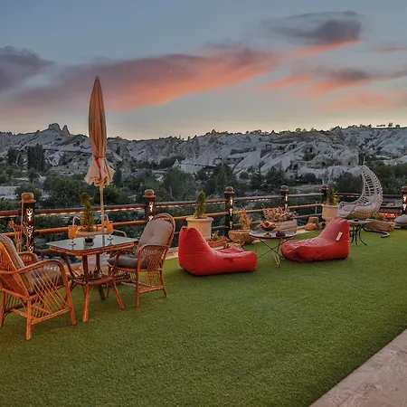 Sah Saray Cave Halal Hotel *