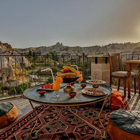 Sah Saray Cave Halal Göreme