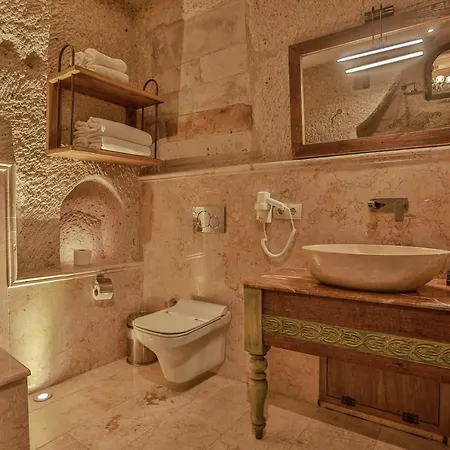 Sah Saray Cave Halal Hotel *