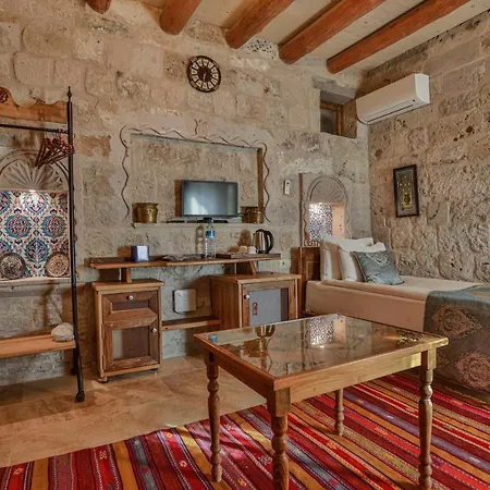 Sah Saray Cave Halal *