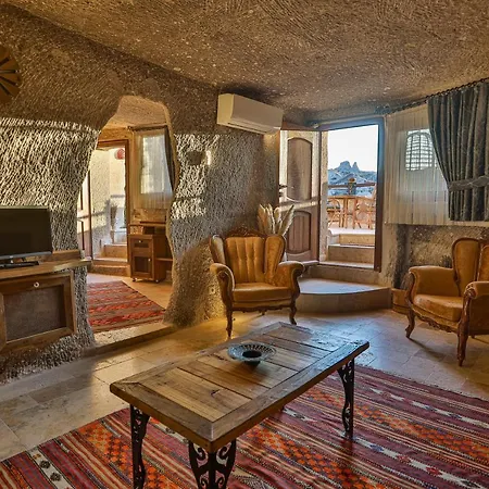 Hotel Sah Saray Cave Halal