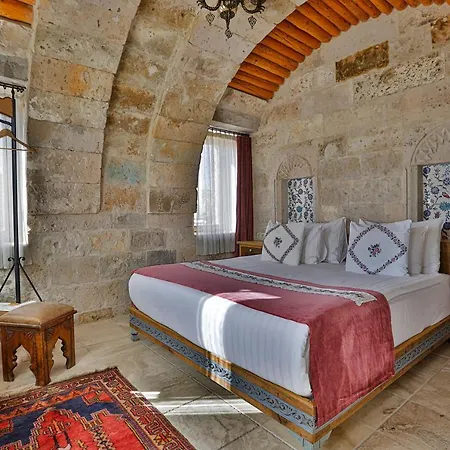 Sah Saray Cave Halal