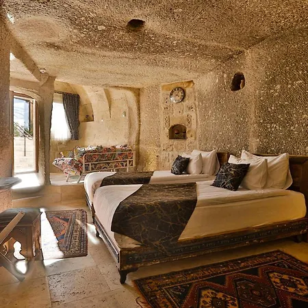 Sah Saray Cave Halal Hotel *