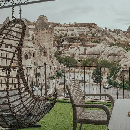 Hotel Sah Saray Cave Halal