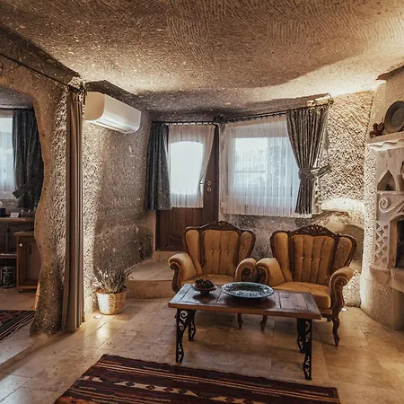 Hotel Sah Saray Cave Halal