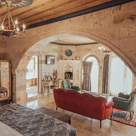 Sah Saray Cave Halal Goreme