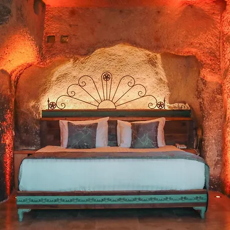 Sah Saray Cave Halal Hotel