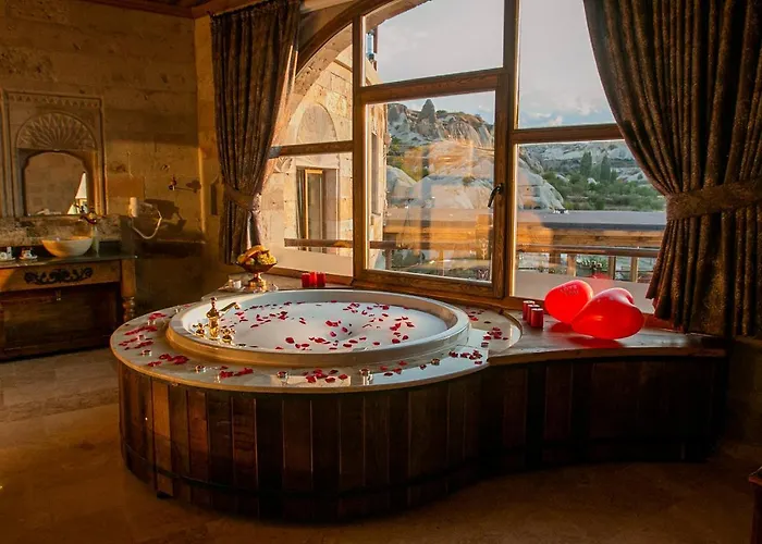 Hotel Sah Saray Cave Halal