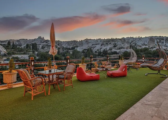 Sah Saray Cave Halal Hotel *