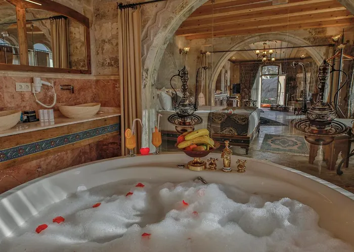 Sah Saray Cave Halal *