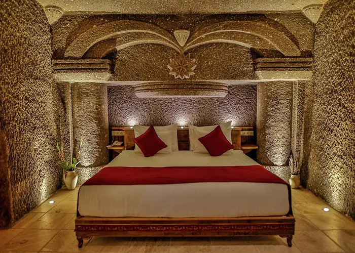 Hotel Sah Saray Cave Halal *