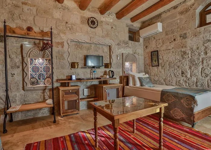 Sah Saray Cave Halal *