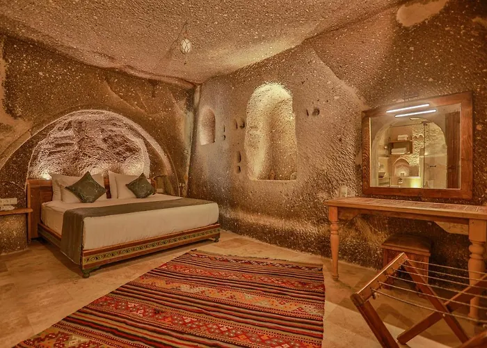 Hotel Sah Saray Cave Halal