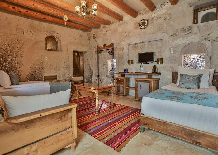 Sah Saray Cave Halal *