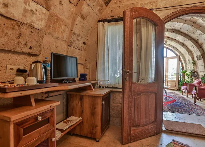 Sah Saray Cave Halal