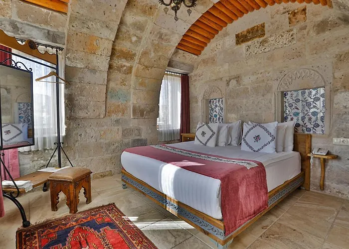 Sah Saray Cave Halal